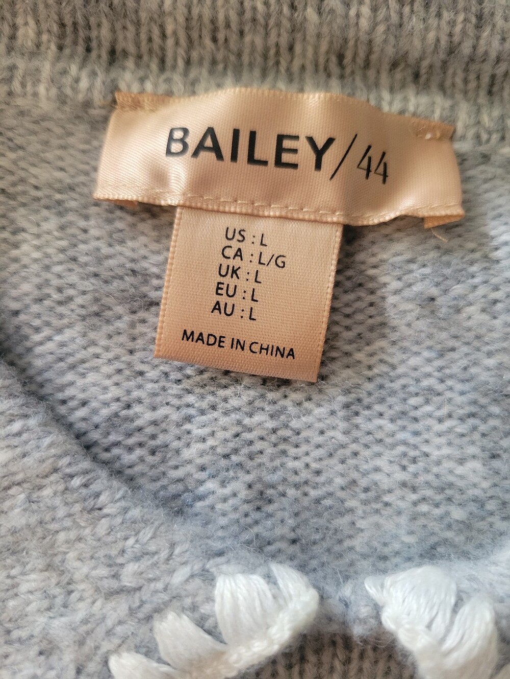 Bailey 44 Sweater Pullover Embroidered Trim Collared White & Gray Coquette LG - Picture 8 of 9